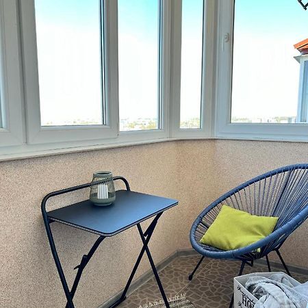 Relax. Просторі Та Затишні Апартаменти Τερνόπιλ Εξωτερικό φωτογραφία