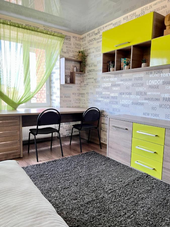 Relax. Просторі Та Затишні Апартаменти Τερνόπιλ Εξωτερικό φωτογραφία